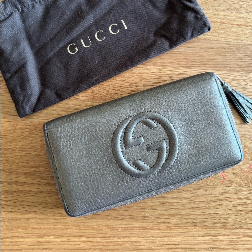 GUCCI leather Zip Around Continental Wallet